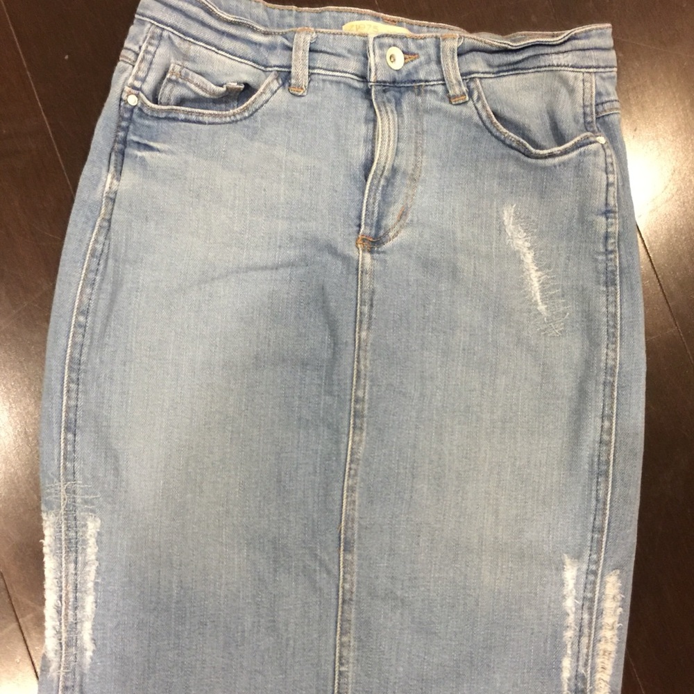 Zara light denim distressed skirt